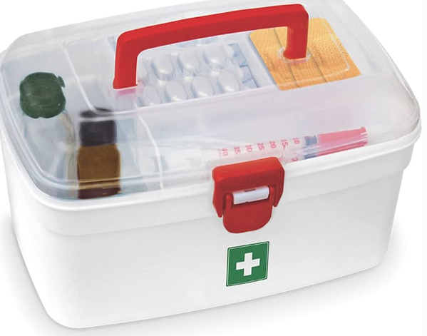 Read more about the article How to Arrange a First Aid Kit (The Smart, Simple Way)